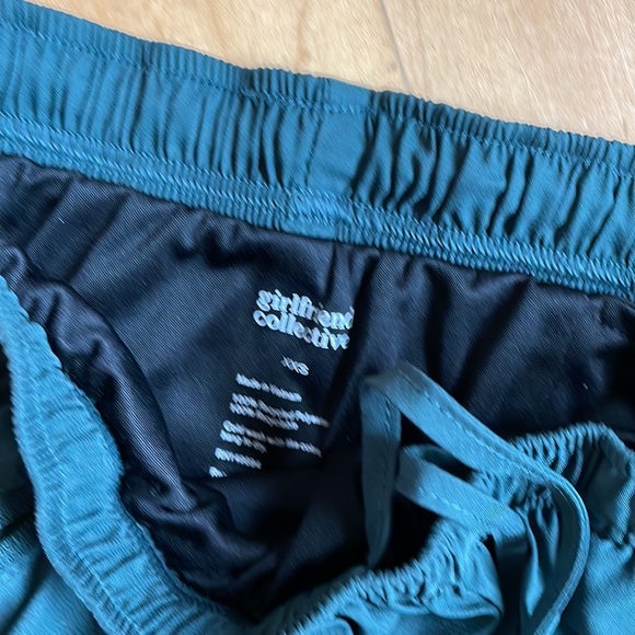 Girlfriend Collective green crop jacket & shorts - Picture 5 of 8